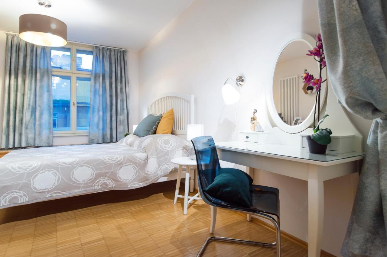 Modern Apartment Charvatova Prague Ngoại thất bức ảnh