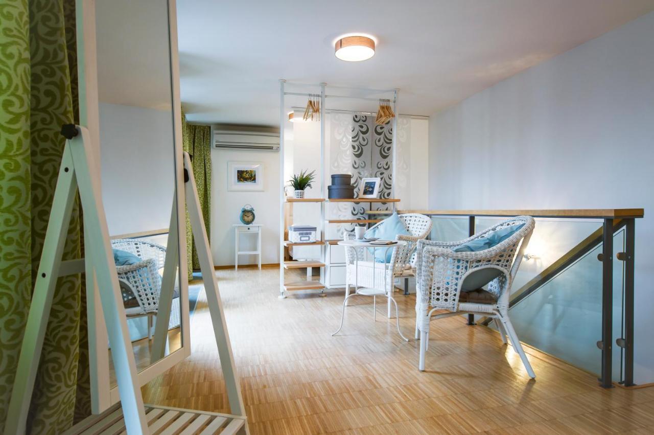 Modern Apartment Charvatova Prague Ngoại thất bức ảnh