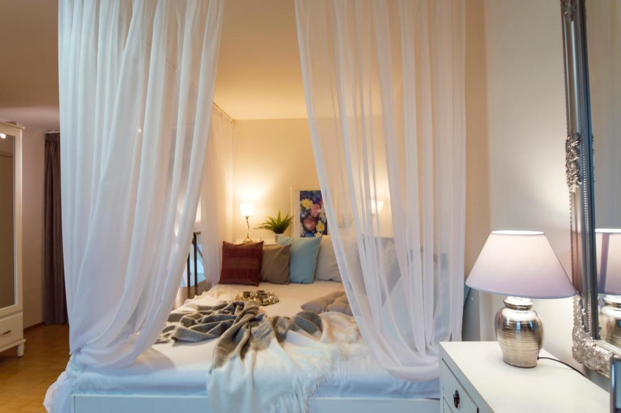 Modern Apartment Charvatova Prague Ngoại thất bức ảnh