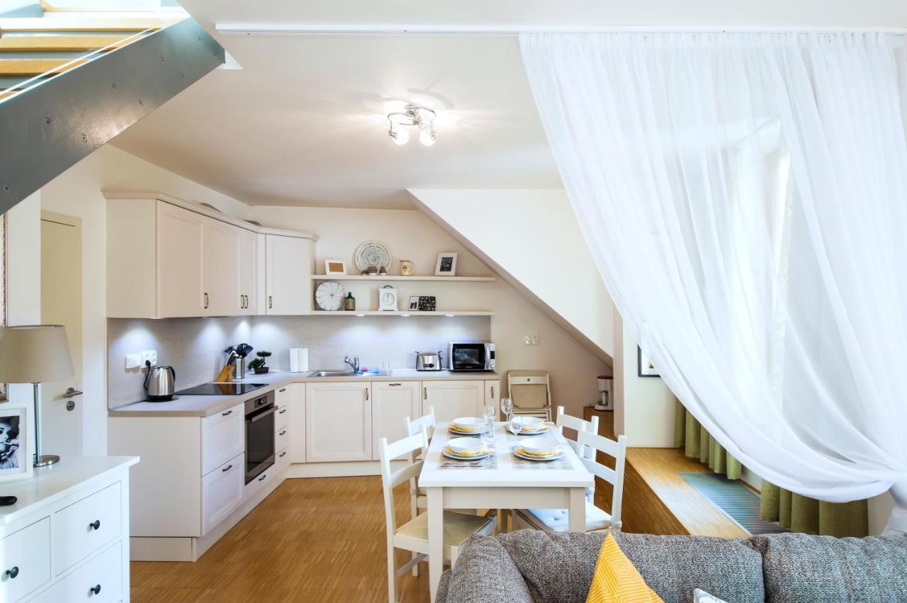 Modern Apartment Charvatova Prague Ngoại thất bức ảnh